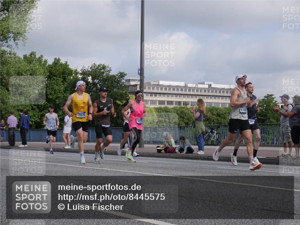 29.06.2025 - hella hamburg halbmarathon Luisa Fischer http://msf.ph/oto/8445575 29.06.2025 09:46:45 Kennedybrücke 2879, 15576, 16118, 1187, 065, 1065, 2879, 3075, 3845, 3968, 4678, 7349 meine-sportfotos.de