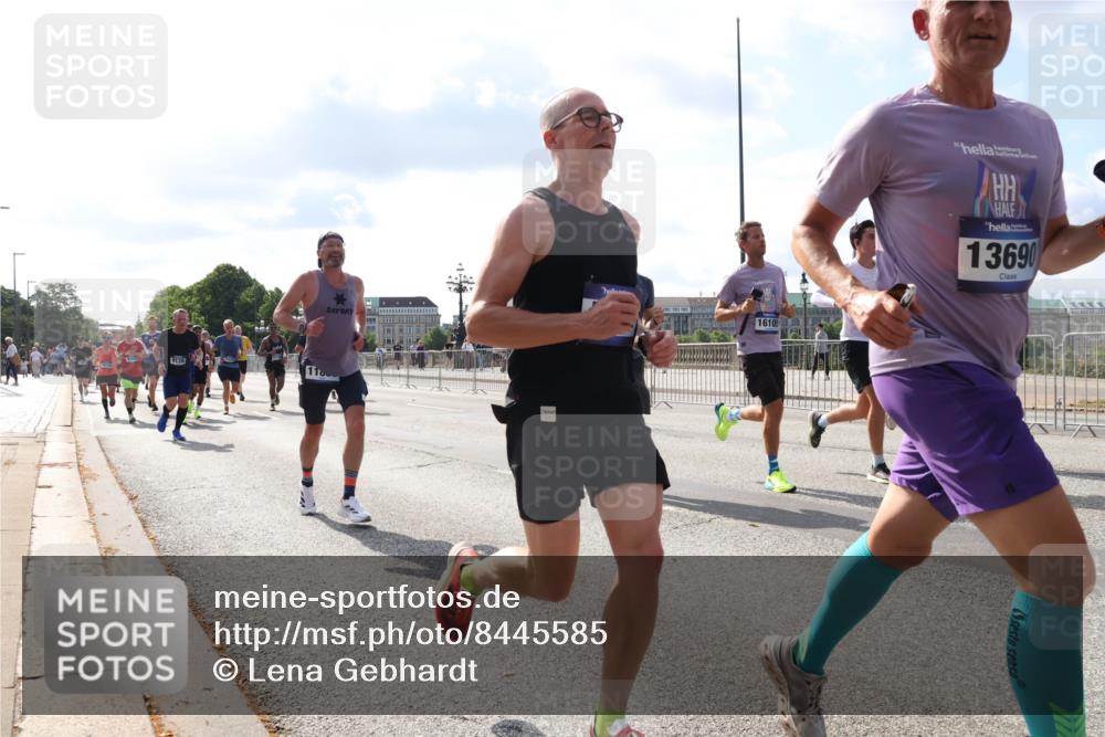 29.06.2025 - hella hamburg halbmarathon Lena Gebhardt http://msf.ph/oto/8445585 29.06.2025 09:53:22 Lombardsbrücke 9126, 16105, 13690, 1012, 1391, 1466, 1558, 1735, 1750, 1759, 2048, 2213, 2234, 2365, 2402, 2590, 2623, 2788, 2970, 3004, 3021, 3098, 3146, 3186, 3304, 3414, 3907, 3917, 3928, 4091, 4310, 4553, 4981, 4997, 5022, 5132, 5460, 5623, 5624, 5682, 5692, 6071, 6081, 6152, 6203, 6282, 6375, 6460, 6712, 6716, 6903, 7005, 7093, 7147, 7204, 7322, 7450, 7765, 8063, 8145, 8467, 8664, 9126, 9626, 9723, 9965, 13009 meine-sportfotos.de