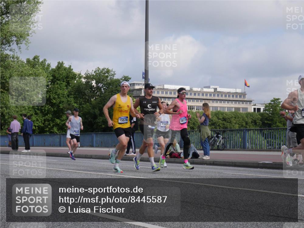 29.06.2025 - hella hamburg halbmarathon Luisa Fischer http://msf.ph/oto/8445587 29.06.2025 09:46:46 Kennedybrücke 2879, 7, 15576, 7349, 16118, 1065, 2879, 3075, 3845, 4678, 7349 meine-sportfotos.de