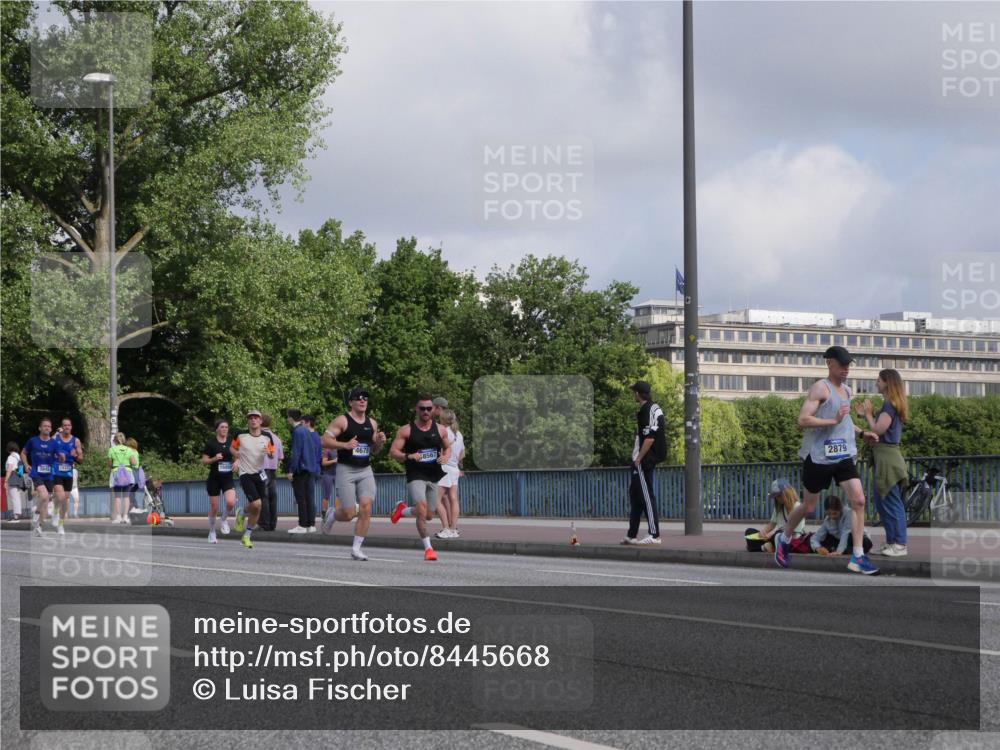 29.06.2025 - hella hamburg halbmarathon Luisa Fischer http://msf.ph/oto/8445668 29.06.2025 09:46:47 Kennedybrücke 4678, 8567, 2879, 1065, 2879, 3845, 4678, 7349 meine-sportfotos.de