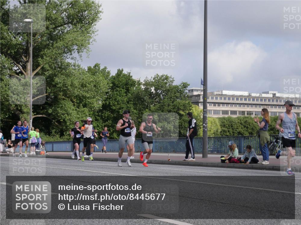 29.06.2025 - hella hamburg halbmarathon Luisa Fischer http://msf.ph/oto/8445677 29.06.2025 09:46:48 Kennedybrücke 15880, 4678, 2879, 1065, 2879, 3845, 4678, 7349 meine-sportfotos.de
