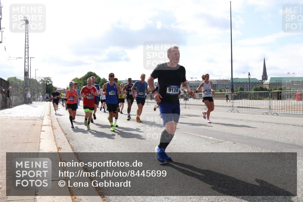 29.06.2025 - hella hamburg halbmarathon Lena Gebhardt http://msf.ph/oto/8445699 29.06.2025 09:53:25 Lombardsbrücke 1466, 9303, 16725, 107, 16333, 9126, 5692, 1012, 1391, 1466, 1558, 1735, 1750, 1759, 2048, 2213, 2234, 2365, 2402, 2590, 2623, 2890, 2937, 2970, 3004, 3021, 3146, 3186, 3304, 3414, 3907, 3917, 3928, 4091, 4310, 4553, 4981, 4997, 5022, 5132, 5362, 5460, 5623, 5624, 5692, 6071, 6081, 6152, 6203, 6282, 6375, 6388, 6460, 6712, 6716, 6903, 7005, 7093, 7147, 7204, 7322, 7448, 7450, 7765, 8063, 8145, 8664, 9126, 9626, 9723, 9965, 13009 meine-sportfotos.de