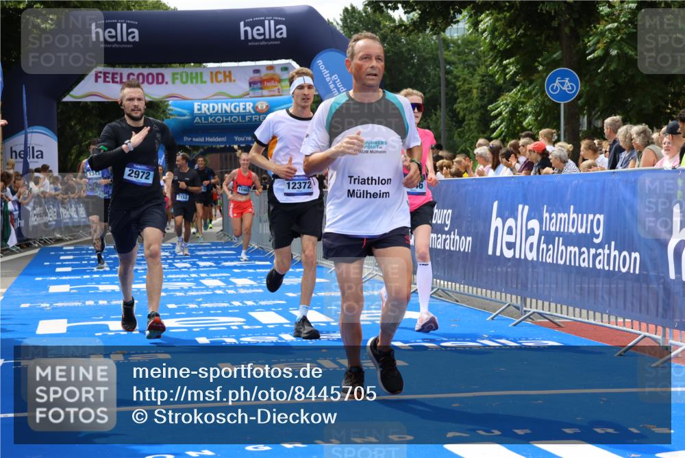 29.06.2025 - hella hamburg halbmarathon Strokosch-Dieckow http://msf.ph/oto/8445705 29.06.2025 10:39:26 Ziel 1343, 2546, 2972, 6037, 6152, 7152, 7154, 8346, 9116, 9265, 12335, 12372, 14359, 15013, 15336, 15828, 15866, 15965, 18285 meine-sportfotos.de