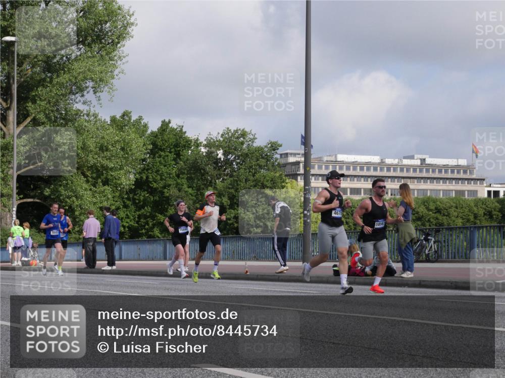 29.06.2025 - hella hamburg halbmarathon Luisa Fischer http://msf.ph/oto/8445734 29.06.2025 09:46:49 Kennedybrücke 3845, 15880, 4678, 18567, 1065, 2021, 2879, 3845, 4678, 7349 meine-sportfotos.de