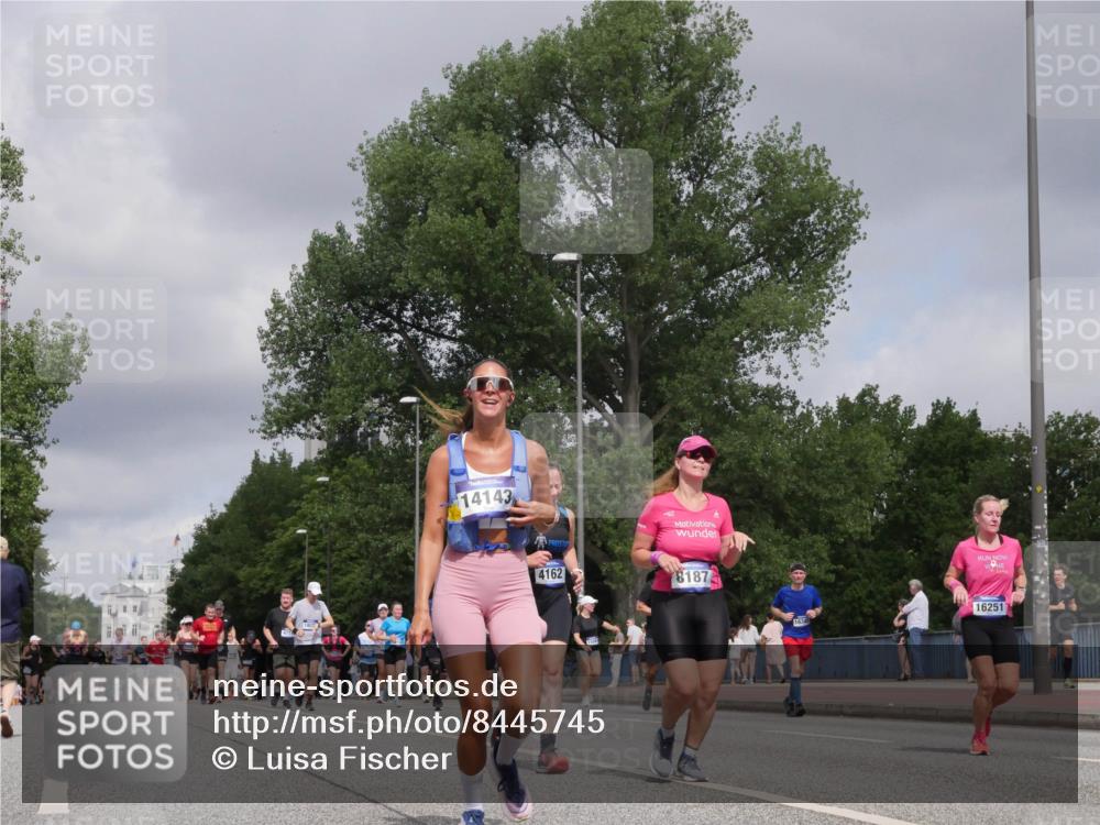 29.06.2025 - hella hamburg halbmarathon Luisa Fischer http://msf.ph/oto/8445745 29.06.2025 10:27:48 Kennedybrücke 14143, 4162, 8187, 16251, 4162, 5039, 5954, 7426, 7920, 8187, 8918, 8920 meine-sportfotos.de