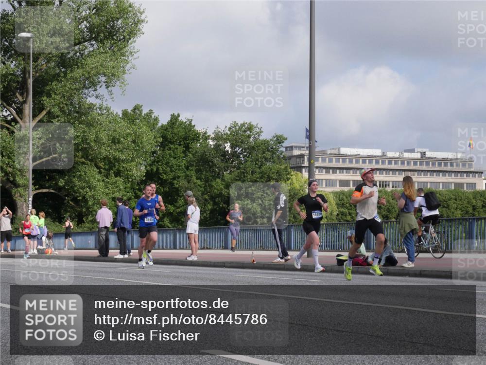 29.06.2025 - hella hamburg halbmarathon Luisa Fischer http://msf.ph/oto/8445786 29.06.2025 09:46:51 Kennedybrücke 3845, 15880, 2021, 2879, 3845, 4678, 8731 meine-sportfotos.de