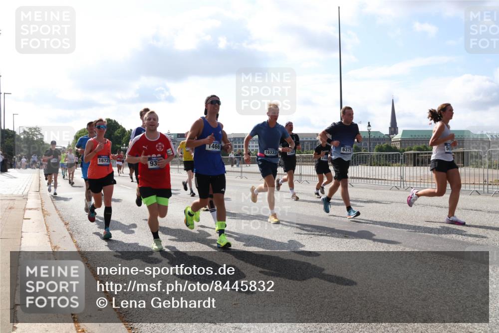 29.06.2025 - hella hamburg halbmarathon Lena Gebhardt http://msf.ph/oto/8445832 29.06.2025 09:53:26 Lombardsbrücke 11263, 16725, 93, 1466, 6375, 16333, 1012, 1391, 1466, 1558, 1735, 1750, 1759, 2048, 2213, 2234, 2365, 2402, 2590, 2623, 2890, 2937, 2970, 3004, 3021, 3146, 3186, 3304, 3414, 3907, 3928, 4091, 4310, 4553, 4997, 5022, 5132, 5362, 5460, 5623, 5624, 5692, 6071, 6081, 6152, 6203, 6282, 6375, 6388, 6460, 6712, 6903, 7005, 7093, 7147, 7204, 7322, 7385, 7448, 7450, 7480, 7765, 8063, 8145, 8664, 9126, 9626, 9633, 9723, 9965, 13009 meine-sportfotos.de