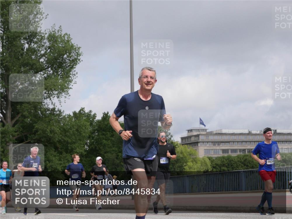 29.06.2025 - hella hamburg halbmarathon Luisa Fischer http://msf.ph/oto/8445834 29.06.2025 10:27:53 Kennedybrücke 1810, 1389, 5358, 11044, 18332, 16345, 1389, 2944, 4162, 4719, 5358, 7920, 8187 meine-sportfotos.de