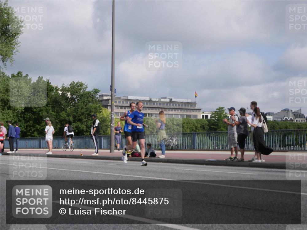 29.06.2025 - hella hamburg halbmarathon Luisa Fischer http://msf.ph/oto/8445875 29.06.2025 09:46:53 Kennedybrücke 2021, 3845, 4678, 8473, 8731 meine-sportfotos.de
