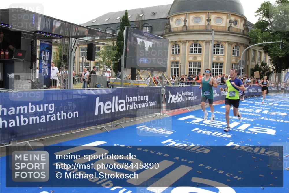 29.06.2025 - hella hamburg halbmarathon Michael Strokosch http://msf.ph/oto/8445890 29.06.2025 10:27:23 Ziel 14019, 15136, 15576, 15583, 18037, 18124 meine-sportfotos.de