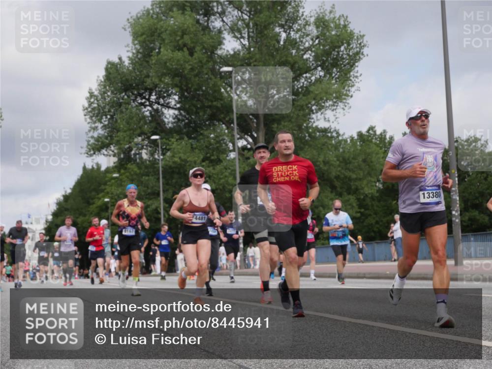29.06.2025 - hella hamburg halbmarathon Luisa Fischer http://msf.ph/oto/8445941 29.06.2025 10:28:00 Kennedybrücke 8167, 4481, 13380, 1389, 1395, 2477, 2944, 3421, 4719, 5358, 6524, 6526, 7975, 8167, 8502 meine-sportfotos.de