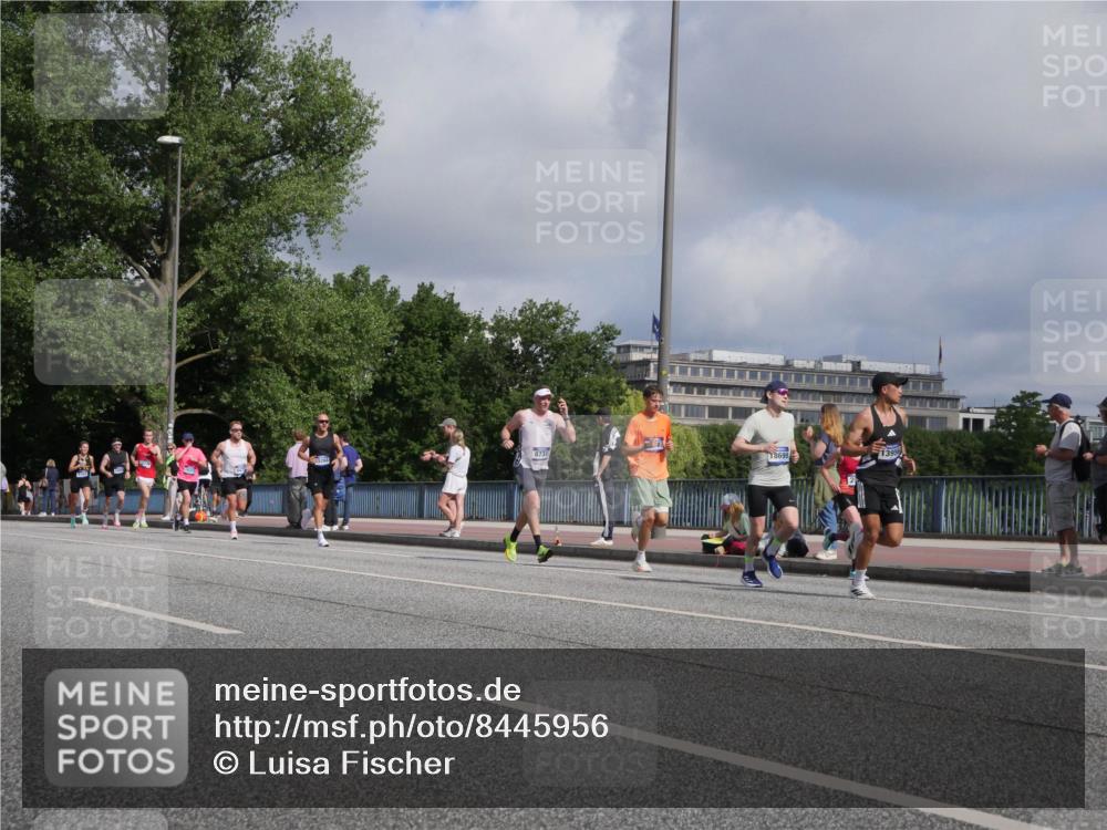 29.06.2025 - hella hamburg halbmarathon Luisa Fischer http://msf.ph/oto/8445956 29.06.2025 09:46:57 Kennedybrücke 8731, 8699, 13955, 2021, 3845, 5367, 8473, 8731, 10848 meine-sportfotos.de