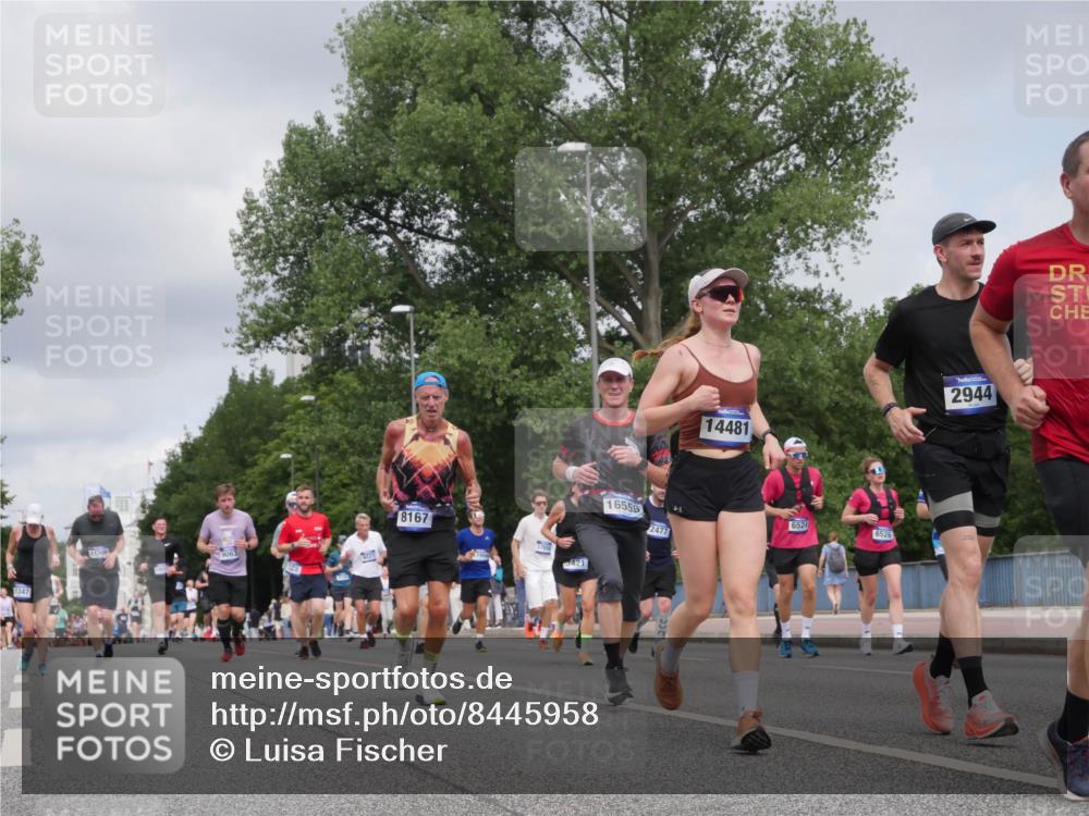 29.06.2025 - hella hamburg halbmarathon Luisa Fischer http://msf.ph/oto/8445958 29.06.2025 10:28:01 Kennedybrücke 1347, 11306, 8167, 421, 16558, 2477, 14481, 6524, 6526, 2944, 1389, 1395, 2477, 2944, 3421, 4719, 5358, 6524, 6526, 7528, 7975, 8167, 8502, 9063 meine-sportfotos.de