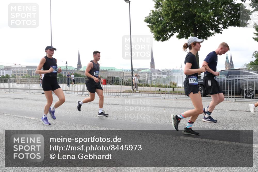 29.06.2025 - hella hamburg halbmarathon Lena Gebhardt http://msf.ph/oto/8445973 29.06.2025 10:30:02 Lombardsbrücke 162, 5322, 11444, 1063, 1097, 1547, 1694, 2302, 2699, 2901, 3443, 3524, 3573, 3613, 4395, 4580, 5063, 5322, 5350, 6598, 6616, 6626, 7517, 7832, 8388, 8792, 8941, 9095, 9937, 10162, 10996, 11269, 11376, 11444, 11634, 12216, 12227, 12305, 12349, 12350, 12504, 12537, 12710, 13031, 13418, 13810, 14304, 15266, 16182, 16306, 16601, 16604, 16735, 16769, 17529, 17945, 18046, 18385, 18503, 18671 meine-sportfotos.de