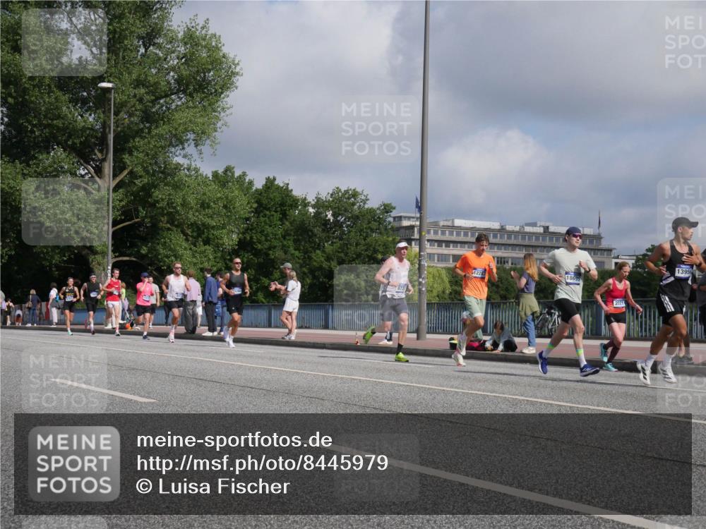 29.06.2025 - hella hamburg halbmarathon Luisa Fischer http://msf.ph/oto/8445979 29.06.2025 09:46:58 Kennedybrücke 1228, 18699, 13956, 2021, 5367, 8473, 8731, 10848 meine-sportfotos.de