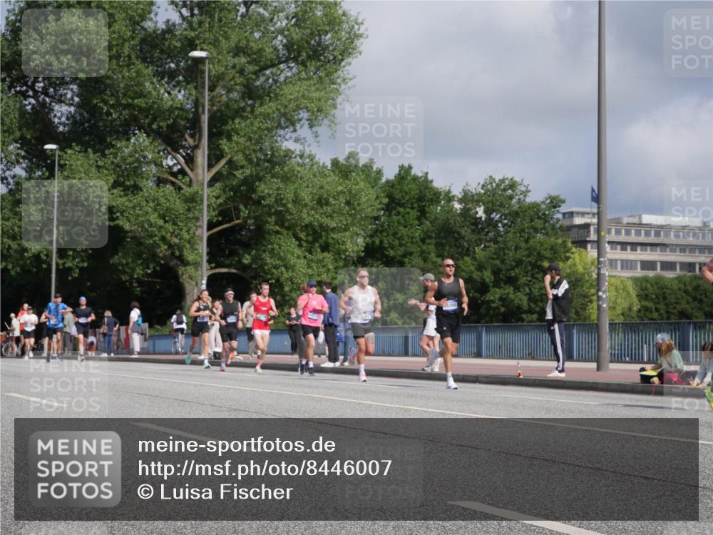 29.06.2025 - hella hamburg halbmarathon Luisa Fischer http://msf.ph/oto/8446007 29.06.2025 09:46:59 Kennedybrücke 16377, 2021, 5367, 8473, 8731, 10848 meine-sportfotos.de