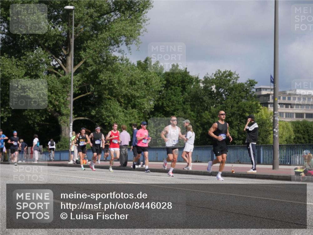 29.06.2025 - hella hamburg halbmarathon Luisa Fischer http://msf.ph/oto/8446028 29.06.2025 09:46:59 Kennedybrücke 5361, 2021, 5367, 8473, 8731, 10848 meine-sportfotos.de