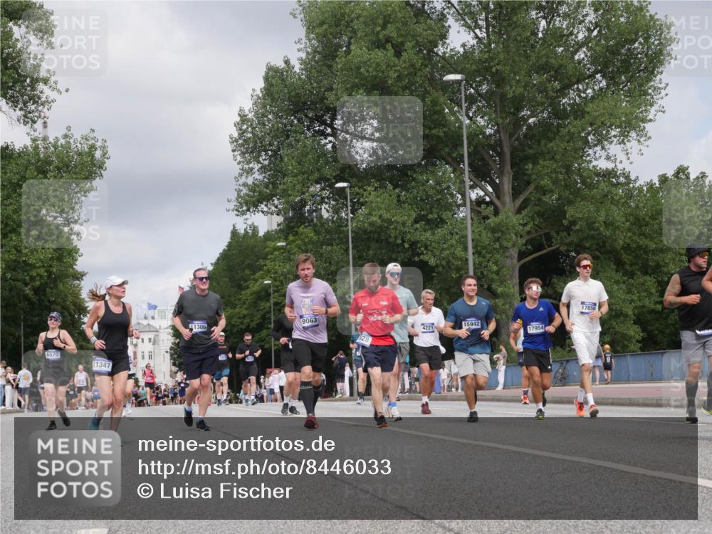 29.06.2025 - hella hamburg halbmarathon Luisa Fischer http://msf.ph/oto/8446033 29.06.2025 10:28:05 Kennedybrücke 6570, 11347, 17850, 9063, 15942, 11306, 4221, 17954, 528, 1395, 2477, 2944, 3421, 3786, 4221, 4719, 5138, 5358, 6524, 6526, 7528, 7975, 8167, 8502, 9063 meine-sportfotos.de