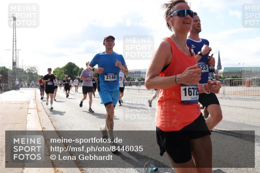 29.06.2025 - hella hamburg halbmarathon Lena Gebhardt http://msf.ph/oto/8446035 29.06.2025 09:53:27 Lombardsbrücke 11283, 3146, 718, 1672, 6234, 0789, 1012, 1391, 1466, 1558, 1735, 1750, 1759, 2048, 2213, 2234, 2365, 2402, 2590, 2623, 2890, 2937, 2970, 3004, 3146, 3186, 3304, 3414, 3907, 3928, 4091, 4140, 4247, 4310, 4553, 4997, 5022, 5132, 5362, 5460, 5532, 5623, 5624, 5692, 6071, 6081, 6152, 6203, 6282, 6375, 6388, 6460, 6712, 6903, 7093, 7147, 7204, 7322, 7385, 7448, 7450, 7480, 7765, 8063, 8145, 8664, 9126, 9626, 9633, 9723, 9965, 13009 meine-sportfotos.de