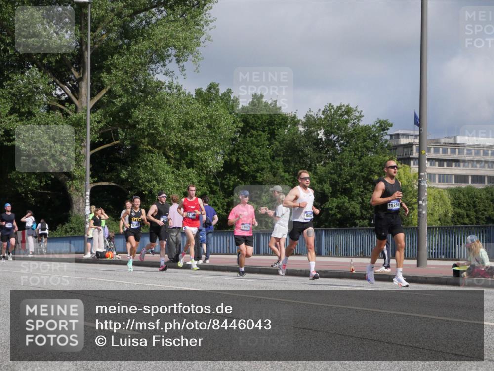 29.06.2025 - hella hamburg halbmarathon Luisa Fischer http://msf.ph/oto/8446043 29.06.2025 09:47:00 Kennedybrücke 2021, 3201, 5367, 8473, 8731, 10156, 10848 meine-sportfotos.de