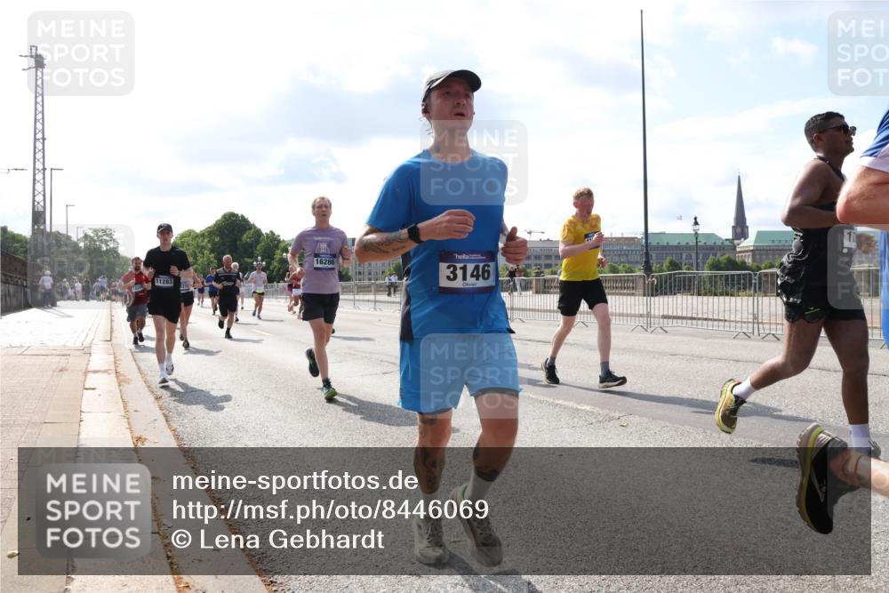 29.06.2025 - hella hamburg halbmarathon Lena Gebhardt http://msf.ph/oto/8446069 29.06.2025 09:53:27 Lombardsbrücke 11283, 16286, 3146, 10, 1012, 1391, 1466, 1558, 1735, 1750, 1759, 2048, 2213, 2234, 2365, 2402, 2590, 2623, 2890, 2937, 2970, 3004, 3146, 3186, 3304, 3414, 3907, 3928, 4091, 4140, 4247, 4310, 4553, 4997, 5022, 5132, 5362, 5460, 5532, 5623, 5624, 5692, 6071, 6081, 6152, 6203, 6282, 6375, 6388, 6460, 6712, 6903, 7093, 7147, 7204, 7322, 7385, 7448, 7450, 7480, 7765, 8063, 8145, 8664, 9126, 9626, 9633, 9723, 9965, 13009 meine-sportfotos.de