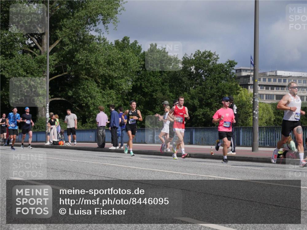 29.06.2025 - hella hamburg halbmarathon Luisa Fischer http://msf.ph/oto/8446095 29.06.2025 09:47:01 Kennedybrücke 1827, 15, 45, 5367, 16736, 1637, 847, 2021, 3201, 5367, 8473, 8731, 10156, 10848 meine-sportfotos.de