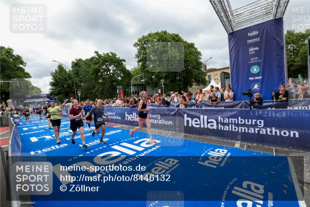 29.06.2025 - hella hamburg halbmarathon Zöllner http://msf.ph/oto/8446132 29.06.2025 10:57:41 Ziel 1239, 1715, 2236, 2606, 2652, 4502, 5457, 5458, 12774, 13523, 14571, 14951, 15217, 15220, 17769, 17814, 18388, 18985 meine-sportfotos.de
