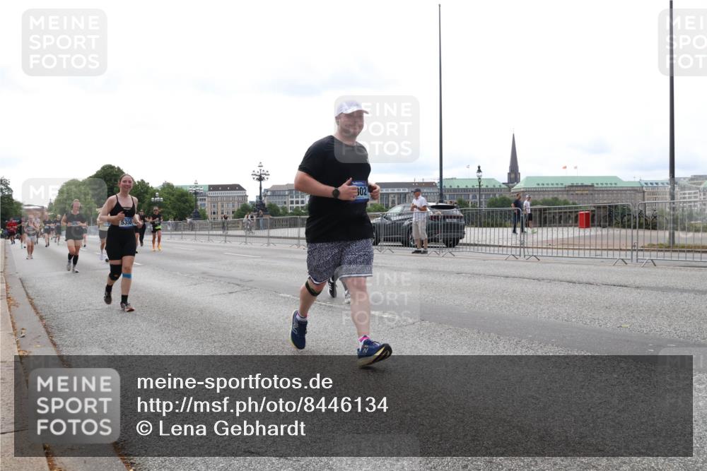 29.06.2025 - hella hamburg halbmarathon Lena Gebhardt http://msf.ph/oto/8446134 29.06.2025 10:30:04 Lombardsbrücke 1676, 5350, 302, 1063, 1097, 1547, 1694, 2302, 2699, 2901, 3443, 3573, 3613, 4395, 4580, 5063, 5322, 5350, 6598, 6616, 6626, 8388, 8792, 8941, 9095, 9937, 10162, 10880, 11269, 11376, 11444, 11634, 12216, 12227, 12305, 12349, 12350, 12504, 12537, 12710, 13031, 13418, 13810, 14304, 15266, 16182, 16601, 16604, 16735, 16769, 17529, 18046, 18385, 18503, 18671 meine-sportfotos.de