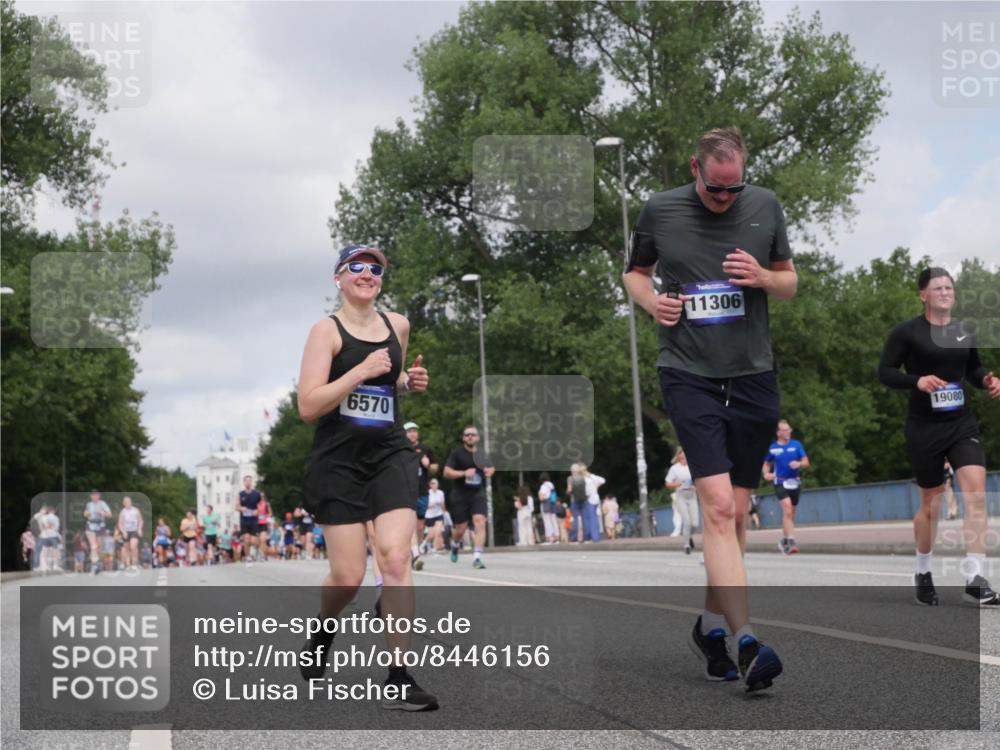 29.06.2025 - hella hamburg halbmarathon Luisa Fischer http://msf.ph/oto/8446156 29.06.2025 10:28:10 Kennedybrücke 6570, 11306, 19080, 1395, 2132, 2280, 2477, 3343, 3786, 4221, 4624, 5138, 5829, 5830, 6524, 6526, 7528, 7975, 8502, 9063 meine-sportfotos.de
