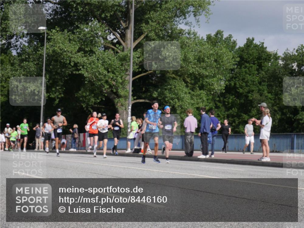 29.06.2025 - hella hamburg halbmarathon Luisa Fischer http://msf.ph/oto/8446160 29.06.2025 09:47:03 Kennedybrücke 13838, 3201, 5367, 8473, 8731, 10156, 10848 meine-sportfotos.de