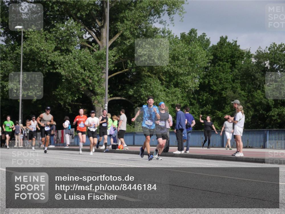 29.06.2025 - hella hamburg halbmarathon Luisa Fischer http://msf.ph/oto/8446184 29.06.2025 09:47:03 Kennedybrücke 320, 1827, 13838, 3201, 5367, 8473, 8731, 10156, 10848 meine-sportfotos.de