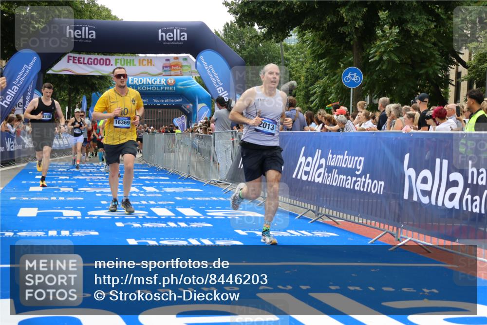 29.06.2025 - hella hamburg halbmarathon Strokosch-Dieckow http://msf.ph/oto/8446203 29.06.2025 10:49:13 Ziel 2013, 4183, 4185, 4832, 6158, 6389, 8112, 9348, 10053, 10184, 10189, 11819, 13450, 14526, 15422, 15523, 16369, 16414, 16731, 17173, 18598, 18842 meine-sportfotos.de
