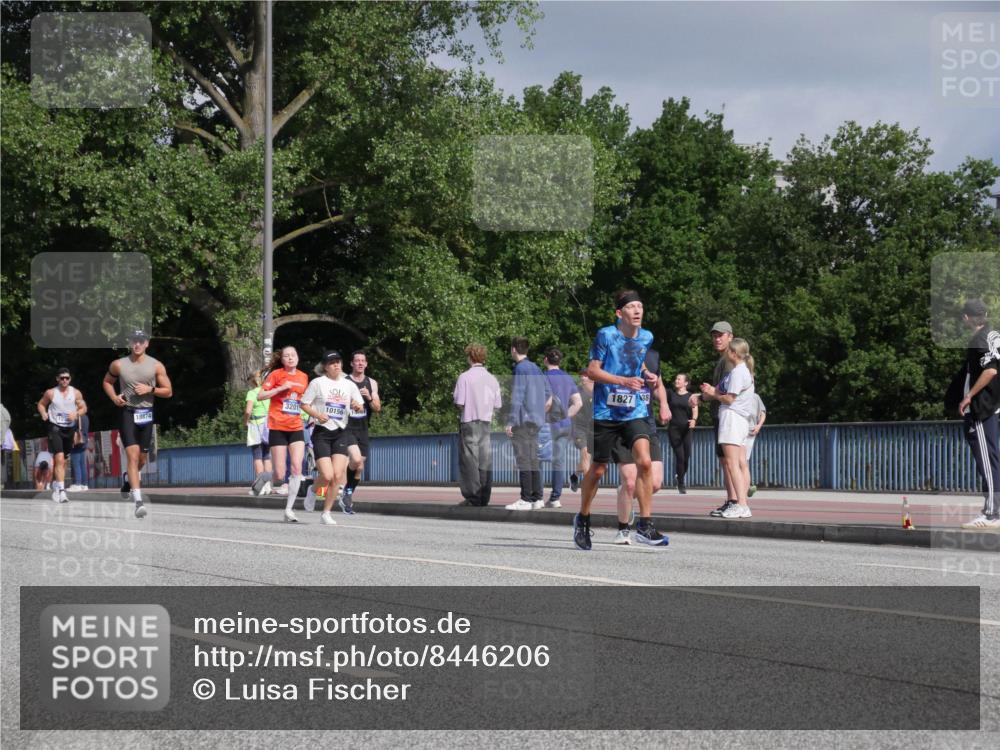 29.06.2025 - hella hamburg halbmarathon Luisa Fischer http://msf.ph/oto/8446206 29.06.2025 09:47:04 Kennedybrücke 18874, 3201, 10156, 1827, 38, 3201, 5367, 6619, 8473, 10156, 10848 meine-sportfotos.de