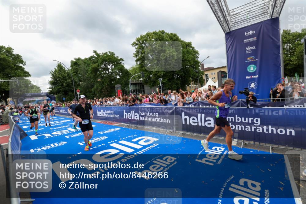 29.06.2025 - hella hamburg halbmarathon Zöllner http://msf.ph/oto/8446266 29.06.2025 10:57:44 Ziel 1239, 1715, 1719, 2606, 7833, 10133, 12774, 13523, 14571, 14951, 15217, 15220, 16418, 17201, 17455, 17769, 17814, 18388, 18508, 18985 meine-sportfotos.de