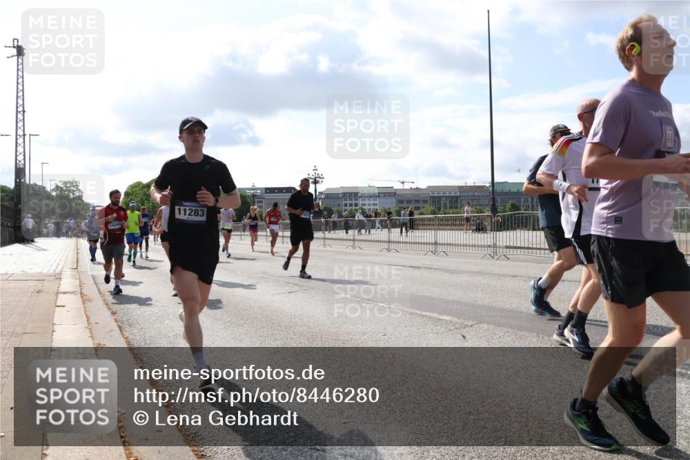 29.06.2025 - hella hamburg halbmarathon Lena Gebhardt http://msf.ph/oto/8446280 29.06.2025 09:53:29 Lombardsbrücke 14200, 11283, 1012, 1391, 1466, 1558, 1735, 1750, 1759, 2048, 2234, 2365, 2402, 2590, 2623, 2890, 2937, 3004, 3146, 3186, 3304, 3414, 3907, 4091, 4140, 4247, 4310, 4553, 4997, 5022, 5132, 5362, 5460, 5532, 5623, 5624, 5650, 5692, 6071, 6081, 6152, 6203, 6282, 6375, 6388, 6460, 6712, 6903, 7147, 7204, 7322, 7385, 7448, 7450, 7480, 7765, 8063, 8145, 8664, 9126, 9626, 9633, 9723, 9965, 13009 meine-sportfotos.de