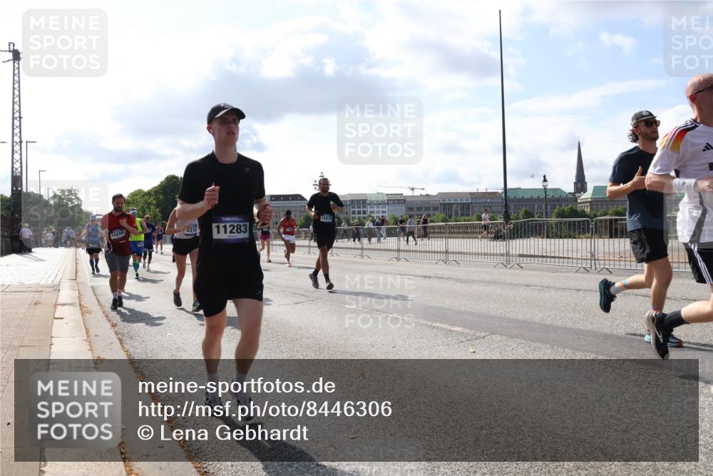 29.06.2025 - hella hamburg halbmarathon Lena Gebhardt http://msf.ph/oto/8446306 29.06.2025 09:53:29 Lombardsbrücke 14200, 4310, 11283, 15519, 1012, 1391, 1466, 1558, 1735, 1750, 1759, 2048, 2234, 2365, 2402, 2590, 2623, 2890, 2937, 3004, 3146, 3186, 3304, 3414, 3907, 4091, 4140, 4247, 4310, 4553, 4997, 5022, 5132, 5362, 5460, 5532, 5623, 5624, 5650, 5692, 6071, 6081, 6152, 6203, 6282, 6375, 6388, 6460, 6712, 6903, 7147, 7204, 7322, 7385, 7448, 7450, 7480, 7765, 8063, 8145, 8664, 9126, 9626, 9633, 9723, 9965, 13009 meine-sportfotos.de