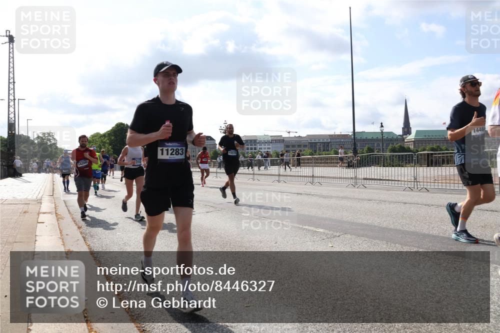 29.06.2025 - hella hamburg halbmarathon Lena Gebhardt http://msf.ph/oto/8446327 29.06.2025 09:53:29 Lombardsbrücke 14200, 310, 11283, 15519, 1446, 1012, 1391, 1466, 1558, 1735, 1750, 1759, 2048, 2234, 2365, 2402, 2590, 2623, 2890, 2937, 3004, 3146, 3186, 3304, 3414, 3907, 4091, 4140, 4247, 4310, 4553, 4997, 5022, 5132, 5362, 5460, 5532, 5623, 5624, 5650, 5692, 6071, 6081, 6152, 6203, 6282, 6375, 6388, 6460, 6712, 6903, 7147, 7204, 7322, 7385, 7448, 7450, 7480, 7765, 8063, 8145, 8664, 9126, 9626, 9633, 9723, 9965, 13009 meine-sportfotos.de
