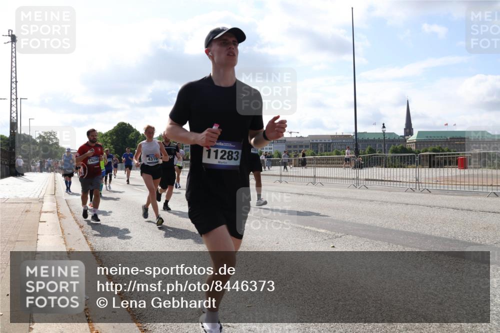 29.06.2025 - hella hamburg halbmarathon Lena Gebhardt http://msf.ph/oto/8446373 29.06.2025 09:53:29 Lombardsbrücke 14200, 4310, 11283, 1551, 58888, 1012, 1391, 1466, 1558, 1735, 1750, 1759, 2048, 2234, 2365, 2402, 2590, 2623, 2890, 2937, 3004, 3146, 3186, 3304, 3414, 3907, 4091, 4140, 4247, 4310, 4553, 4997, 5022, 5132, 5362, 5460, 5532, 5623, 5624, 5650, 5692, 6071, 6081, 6152, 6203, 6282, 6375, 6388, 6460, 6712, 6903, 7147, 7204, 7322, 7385, 7448, 7450, 7480, 7765, 8063, 8145, 8664, 9126, 9626, 9633, 9723, 9965, 13009 meine-sportfotos.de