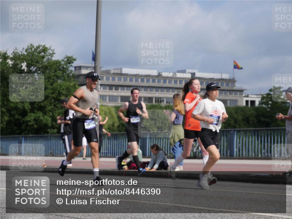 29.06.2025 - hella hamburg halbmarathon Luisa Fischer http://msf.ph/oto/8446390 29.06.2025 09:47:09 Kennedybrücke 18874, 14164, 15, 3201, 6619, 10156 meine-sportfotos.de