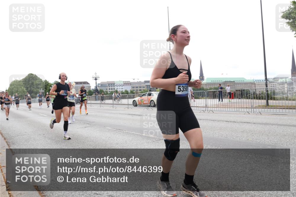 29.06.2025 - hella hamburg halbmarathon Lena Gebhardt http://msf.ph/oto/8446399 29.06.2025 10:30:07 Lombardsbrücke 16182, 5350, 1097, 1547, 1694, 2302, 2699, 2901, 3443, 3573, 3613, 4395, 4580, 5063, 5322, 5350, 6598, 6616, 6626, 8388, 8792, 8941, 9095, 9937, 10162, 10880, 11376, 11444, 11634, 12216, 12227, 12305, 12349, 12350, 12504, 12537, 12710, 13031, 13418, 13810, 14304, 15266, 15938, 16182, 16601, 16604, 16735, 16769, 17529, 18046, 18385, 18503, 18671 meine-sportfotos.de
