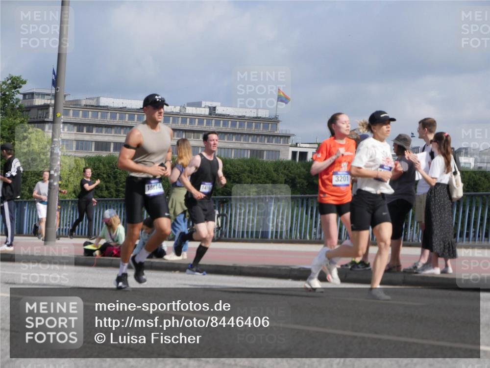 29.06.2025 - hella hamburg halbmarathon Luisa Fischer http://msf.ph/oto/8446406 29.06.2025 09:47:09 Kennedybrücke 18814, 3201, 3201, 6619, 10156 meine-sportfotos.de
