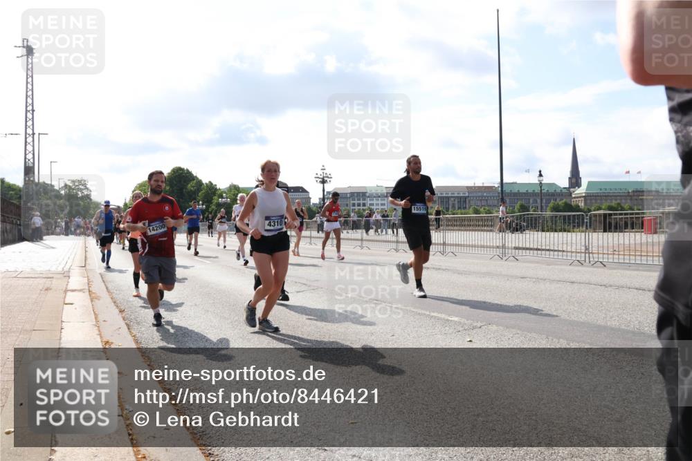 29.06.2025 - hella hamburg halbmarathon Lena Gebhardt http://msf.ph/oto/8446421 29.06.2025 09:53:30 Lombardsbrücke 14200, 4310, 15519, 1012, 1391, 1466, 1558, 1735, 1750, 1759, 2048, 2234, 2365, 2402, 2516, 2590, 2623, 2890, 2937, 3004, 3146, 3186, 3304, 3414, 3907, 4091, 4140, 4247, 4310, 4553, 4997, 5022, 5132, 5362, 5460, 5532, 5623, 5624, 5650, 5692, 6071, 6081, 6152, 6203, 6282, 6375, 6388, 6460, 6575, 6712, 6903, 7147, 7204, 7322, 7385, 7448, 7450, 7480, 7765, 8063, 8145, 8664, 9126, 9626, 9633, 9723, 9965, 11077, 13009 meine-sportfotos.de