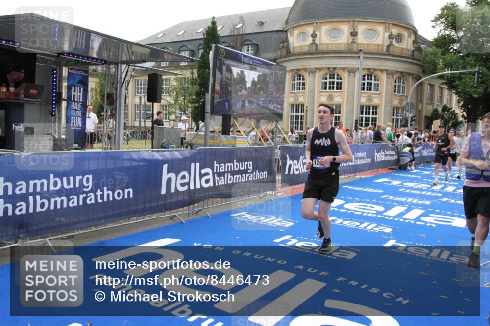 29.06.2025 - hella hamburg halbmarathon Michael Strokosch http://msf.ph/oto/8446473 29.06.2025 10:27:40 Ziel 2203, 7651, 8731, 10655, 12341, 17354, 18832 meine-sportfotos.de
