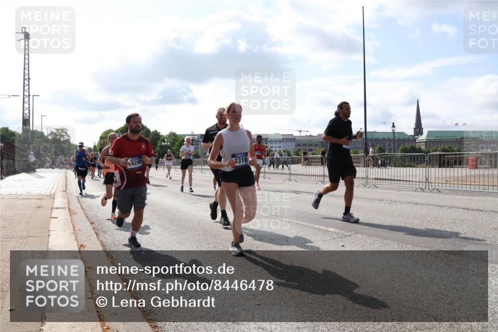 29.06.2025 - hella hamburg halbmarathon Lena Gebhardt http://msf.ph/oto/8446478 29.06.2025 09:53:30 Lombardsbrücke 14200, 4310, 88888, 1012, 1391, 1466, 1558, 1735, 1750, 1759, 2048, 2234, 2365, 2402, 2516, 2590, 2623, 2890, 2937, 3004, 3146, 3186, 3304, 3414, 3907, 4091, 4140, 4247, 4310, 4553, 4997, 5022, 5132, 5362, 5460, 5532, 5623, 5624, 5650, 5692, 6071, 6081, 6152, 6203, 6282, 6375, 6388, 6460, 6575, 6712, 6903, 7147, 7204, 7322, 7385, 7448, 7450, 7480, 7765, 8063, 8145, 8664, 9126, 9626, 9633, 9723, 9965, 11077, 13009 meine-sportfotos.de