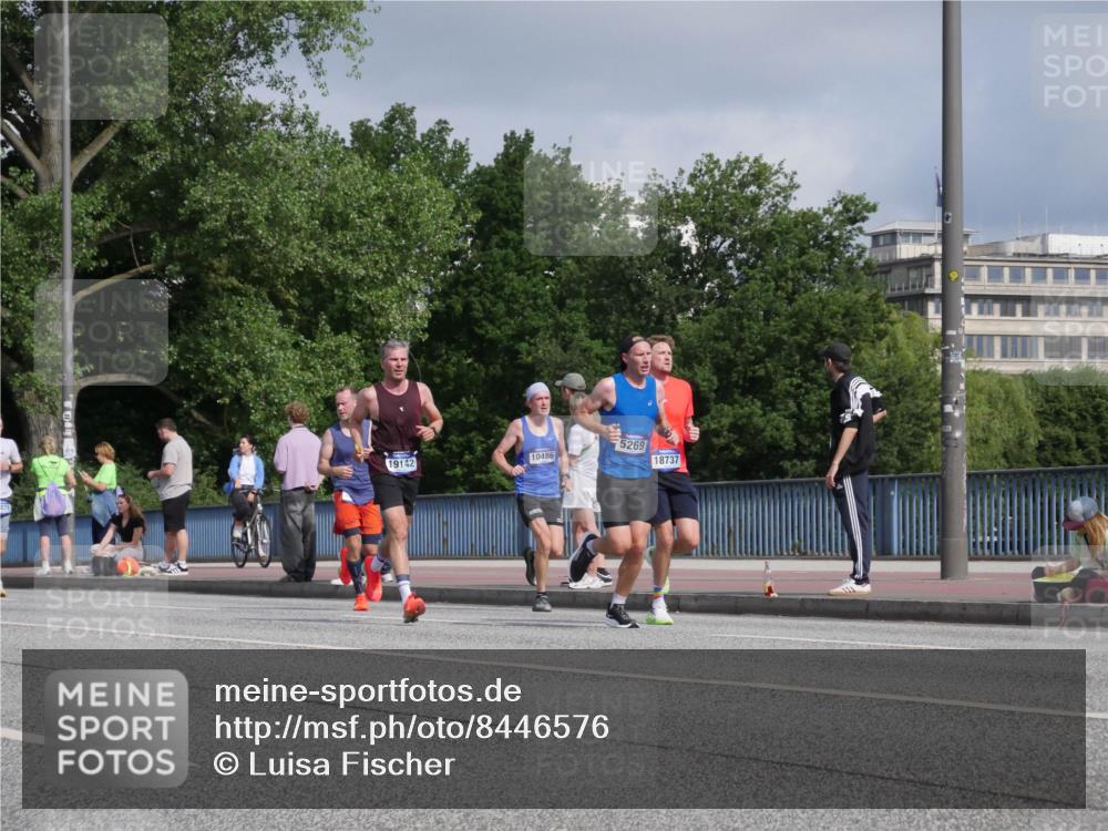 29.06.2025 - hella hamburg halbmarathon Luisa Fischer http://msf.ph/oto/8446576 29.06.2025 09:47:17 Kennedybrücke 19142, 10486, 5269, 18737, 1758, 5269, 6619, 10486 meine-sportfotos.de