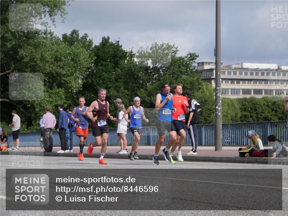 29.06.2025 - hella hamburg halbmarathon Luisa Fischer http://msf.ph/oto/8446596 29.06.2025 09:47:18 Kennedybrücke 10486, 19142, 5269, 18737, 1758, 5269, 6781, 10486 meine-sportfotos.de