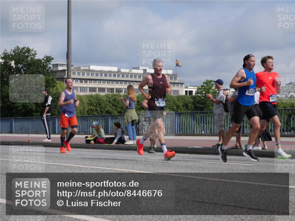 29.06.2025 - hella hamburg halbmarathon Luisa Fischer http://msf.ph/oto/8446676 29.06.2025 09:47:20 Kennedybrücke 19142, 5269, 1873, 1758, 2746, 5269, 6781, 10486 meine-sportfotos.de