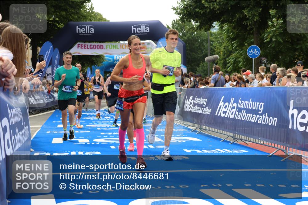 29.06.2025 - hella hamburg halbmarathon Strokosch-Dieckow http://msf.ph/oto/8446681 29.06.2025 10:49:07 Ziel 2013, 4832, 4847, 4890, 6389, 7297, 8112, 8302, 8821, 10184, 13614, 15523, 16369, 16414, 16627, 16731, 17173, 17632, 18598, 18842 meine-sportfotos.de