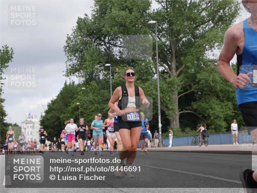 29.06.2025 - hella hamburg halbmarathon Luisa Fischer http://msf.ph/oto/8446691 29.06.2025 10:28:51 Kennedybrücke 1740, 18198, 6869, 11157, 1627, 1740, 2000, 3053, 3920, 4444, 5814, 6869, 7778 meine-sportfotos.de