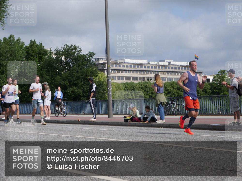 29.06.2025 - hella hamburg halbmarathon Luisa Fischer http://msf.ph/oto/8446703 29.06.2025 09:47:21 Kennedybrücke 12900, 1116, 18871, 1758, 2746, 5070, 5269, 6781, 10171, 10486 meine-sportfotos.de